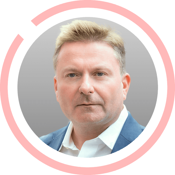 Сергей\nЩелкалин